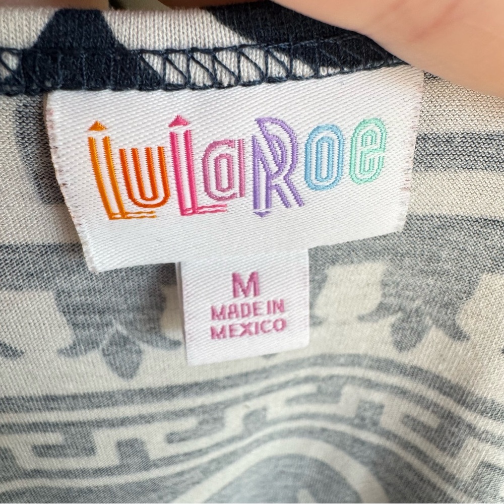LuLaRoe Greek Key Classic T Shirt Womens Top White Blue Medium - Picture 7 of 9
